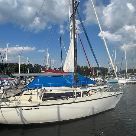 Cometino 800 Båthotell Hrdonov